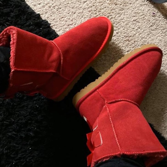 Ugg’s - Picture 2 of 4